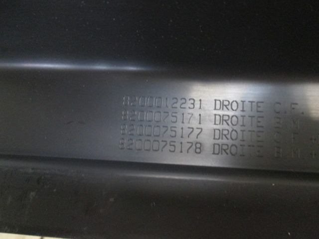 NOTRANJA OBLOGA PRAGA  OEM N. 8200012231 ORIGINAL REZERVNI DEL RENAULT ESPACE / GRAND ESPACE JK0/1 MK4 (05/2003 - 08/2006) DIESEL LETNIK 2005