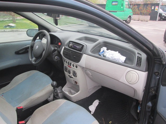 FIAT PUNTO 1.2 B 44KW 5M 3P (2005) RICAMBIO USATO 