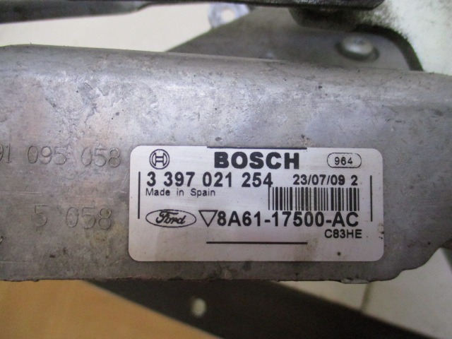 MOTORCEK PREDNJIH BRISALCEV OEM N. 8A61-17B571 ORIGINAL REZERVNI DEL FORD FIESTA CB1 CNN MK6 (09/2008 - 11/2012) BENZINA/GPL LETNIK 2008