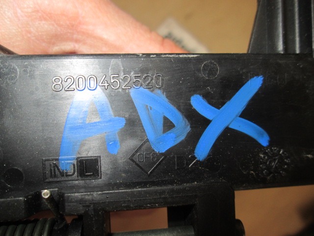 ZUNANJA KLJUKA SPREDNJA DESNA VRATA OEM N. 8200452520 ORIGINAL REZERVNI DEL RENAULT ESPACE / GRAND ESPACE JK0/1 MK4 (05/2003 - 08/2006) DIESEL LETNIK 2005
