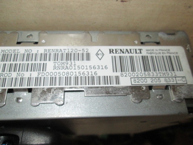 RADIO CD / OJACEVALNIK / IMETNIK HIFI OEM N. 8200205833 ORIGINAL REZERVNI DEL RENAULT ESPACE / GRAND ESPACE JK0/1 MK4 (05/2003 - 08/2006) DIESEL LETNIK 2005