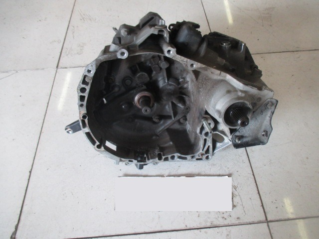 ROCNI MENJALNIK OEM N. 7701716380 ORIGINAL REZERVNI DEL RENAULT CLIO BB CB MK2 R / CLIO STORIA (05/2001 - 2012) DIESEL LETNIK 2003