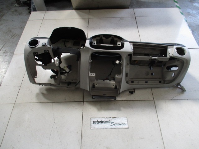 ARMATURNA PLOSCA OEM N. 735410041 ORIGINAL REZERVNI DEL FIAT PUNTO 188 MK2 R (2003 - 2011) BENZINA LETNIK 2005