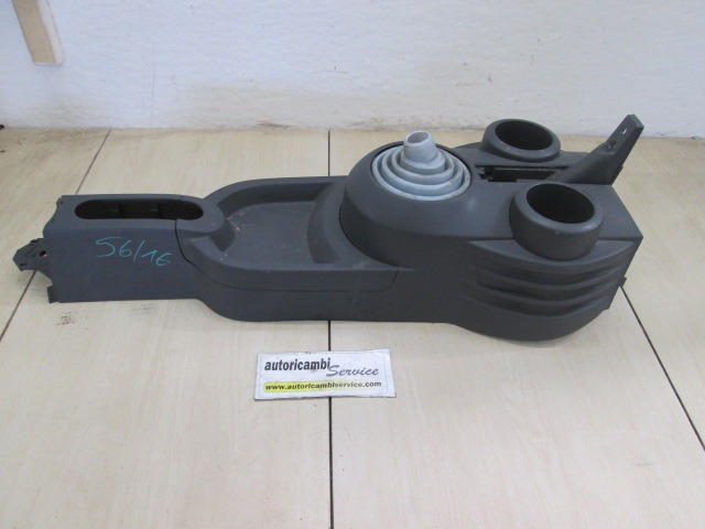 PLASTIKA MED SEDEZI BREZ NASLONJALA ROK OEM N. MN108248 ORIGINAL REZERVNI DEL MITSUBISHI COLT Z30 Z3_A Z2_A MK6 (2004 - 2009) BENZINA LETNIK 2006