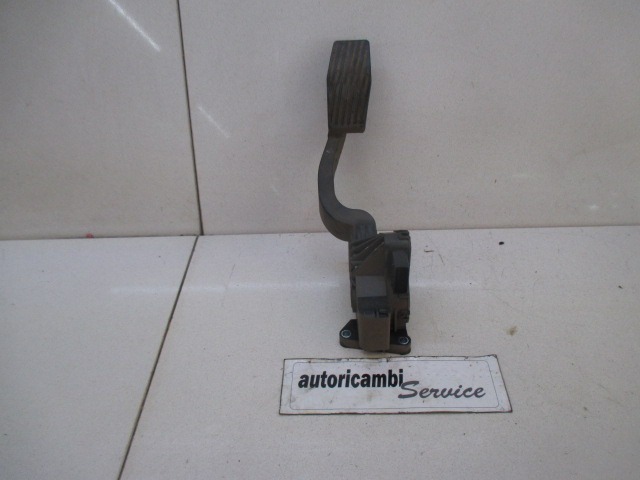 PEDALI OEM N. 55702020 ORIGINAL REZERVNI DEL FIAT GRANDE PUNTO 199 (2005 - 2012) BENZINA LETNIK 2009