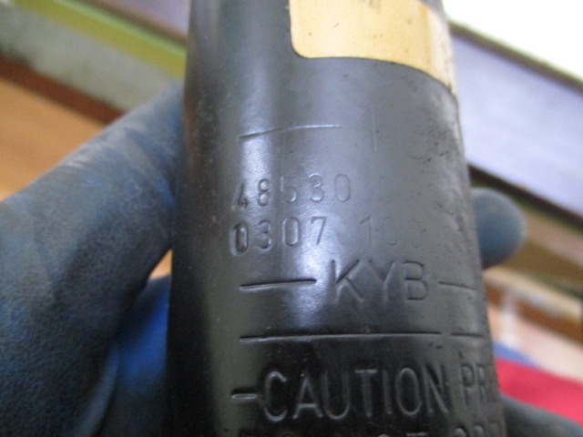 ZADNJI AMORTIZERJI OEM N. 48530-0F040 ORIGINAL REZERVNI DEL TOYOTA VERSO P12 R2 (2009 - 2018) DIESEL LETNIK 2009