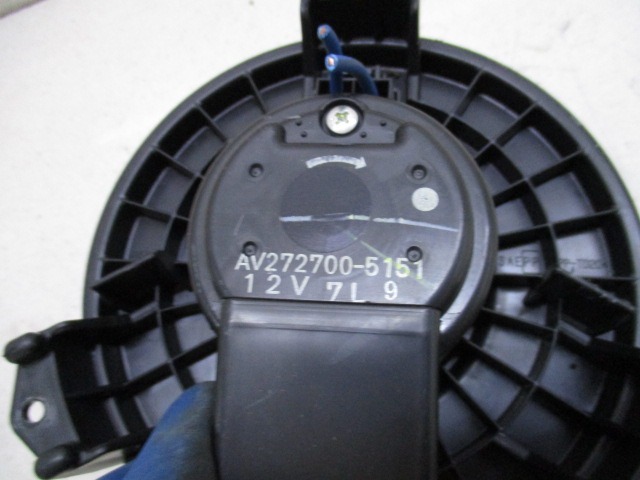 VENTILATOR  KABINE  OEM N. AV272700-5151 ORIGINAL REZERVNI DEL TOYOTA VERSO P12 R2 (2009 - 2018) DIESEL LETNIK 2009