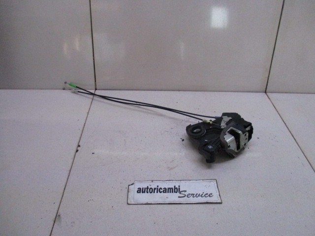 CENTRALNO ZAKLEPANJE PREDNIH LEVIH VRAT OEM N. 6904002210 ORIGINAL REZERVNI DEL TOYOTA VERSO P12 R2 (2009 - 2018) DIESEL LETNIK 2009