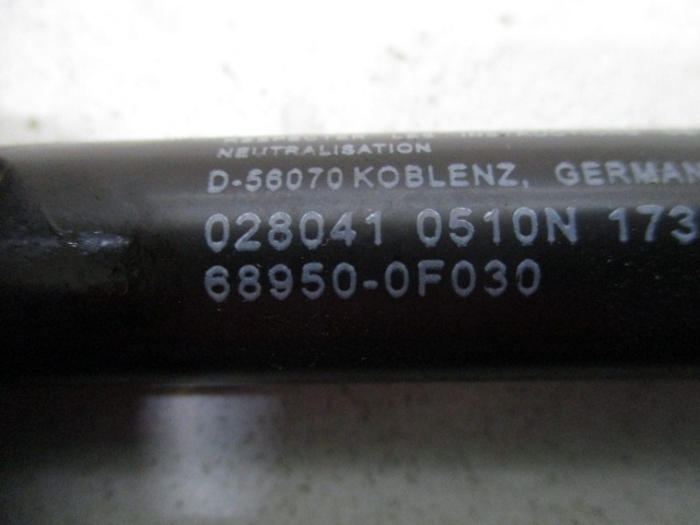 AMORTIZERJI PRTLJAZNIH VRAT  OEM N. 68950-0F030 ORIGINAL REZERVNI DEL TOYOTA VERSO P12 R2 (2009 - 2018) DIESEL LETNIK 2009