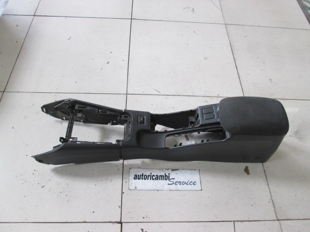 NASLON ZA ROKE/SREDINSKA KONZOLA OEM N. 96911AV900 ORIGINAL REZERVNI DEL NISSAN PRIMERA P12E (01/2002 - 10/2006) DIESEL LETNIK 2002