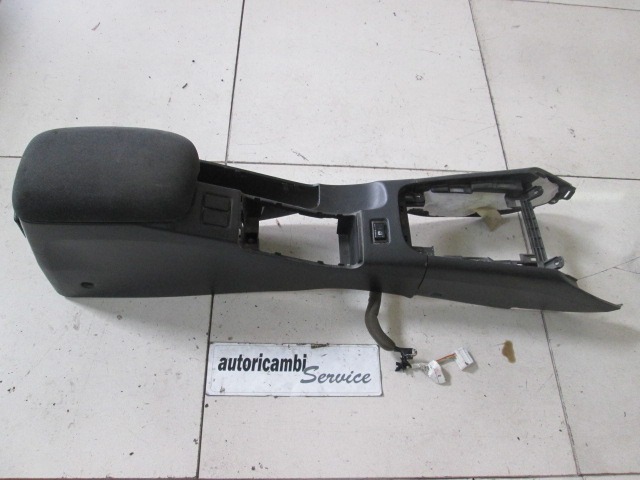 NASLON ZA ROKE/SREDINSKA KONZOLA OEM N. 96911AV900 ORIGINAL REZERVNI DEL NISSAN PRIMERA P12E (01/2002 - 10/2006) DIESEL LETNIK 2002