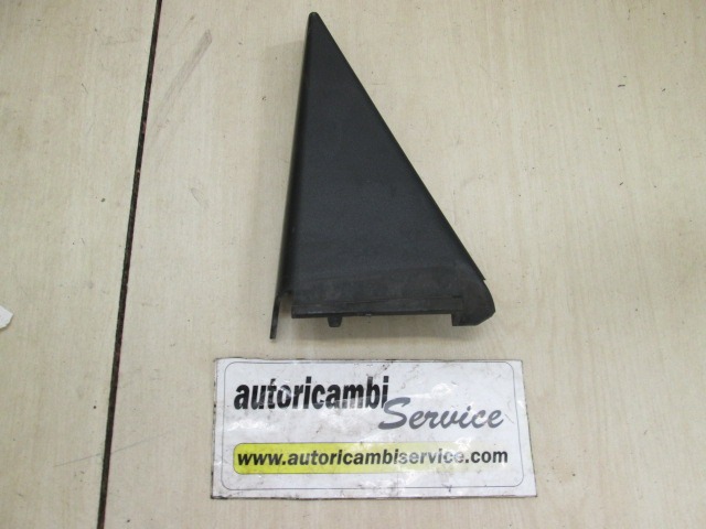 ZUNANJI PROFILI IN LETVE OEM N. 82292AV701 ORIGINAL REZERVNI DEL NISSAN PRIMERA P12E (01/2002 - 10/2006) DIESEL LETNIK 2002