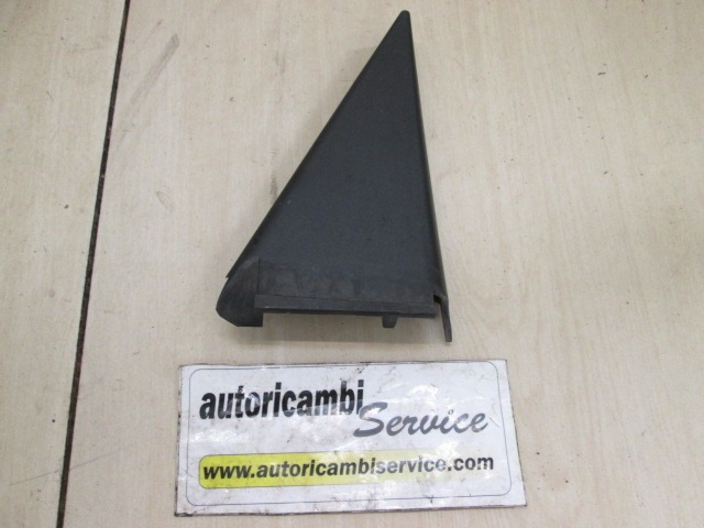 ZUNANJI PROFILI IN LETVE OEM N. 82293AV701 ORIGINAL REZERVNI DEL NISSAN PRIMERA P12E (01/2002 - 10/2006) DIESEL LETNIK 2002