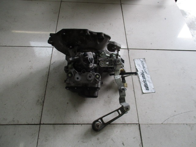 ROCNI MENJALNIK OEM N. 643958655 ORIGINAL REZERVNI DEL OPEL MERIVA A X03 R (2006 - 2010) BENZINA LETNIK 2008