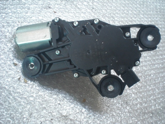 MOTORCEK ZADNJEGA BRISALCA OEM N.  ORIGINAL REZERVNI DEL VOLVO V50 545 (2004 - 05/2007) DIESEL LETNIK 2007