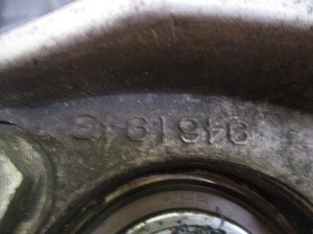 LEVI VRTLJIVI LEZAJ / PESTO KOLESA Z LEZAJEM SPREDAJ OEM N. 9461943 ORIGINAL REZERVNI DEL VOLVO V70 MK2 285 (2000 - 2007) DIESEL LETNIK 2006
