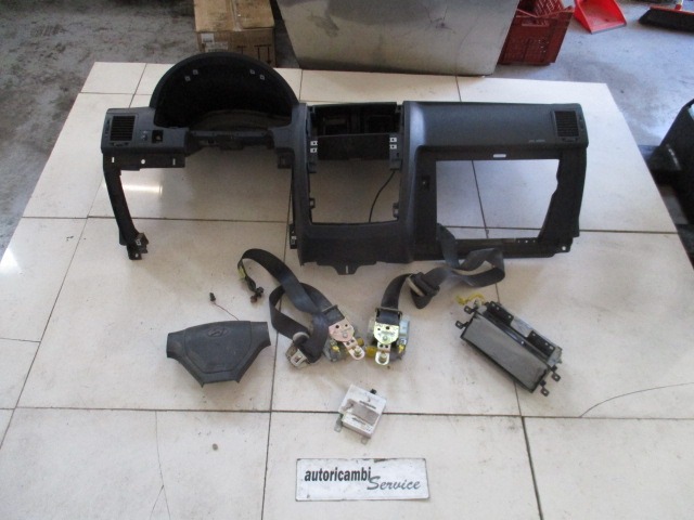 KIT AIRBAG KOMPLET OEM N. 16812 KIT AIRBAG COMPLETO ORIGINAL REZERVNI DEL HYUNDAI GETZ TB (2002 - 02/2006) DIESEL LETNIK 2004