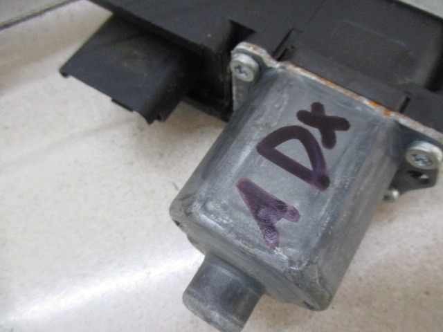 MEHANIZEM DVIGA SPREDNJIH STEKEL  OEM N. 9657247580 ORIGINAL REZERVNI DEL PEUGEOT 308 4A 4B 4C 4E 4H MK1 BER/SW/CC (2007 - 2013) DIESEL LETNIK 2009