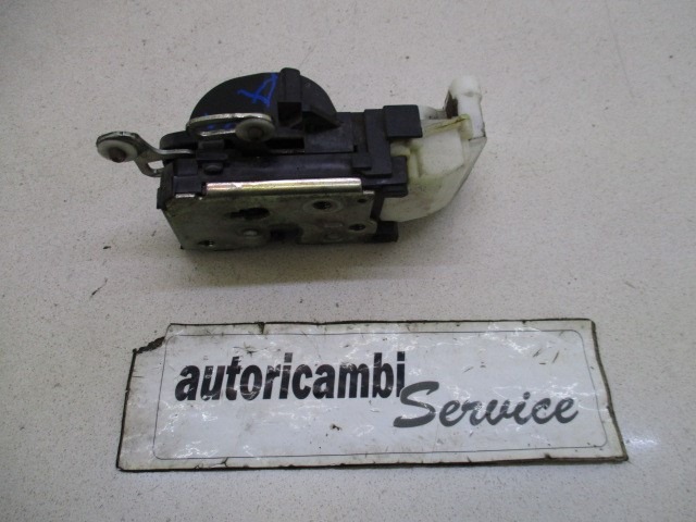 CENTRALNI ZAKLEP SPREDNJIH VRAT  OEM N. 46800415 ORIGINAL REZERVNI DEL ALFA ROMEO 147 937 (2001 - 2005)DIESEL LETNIK 2002