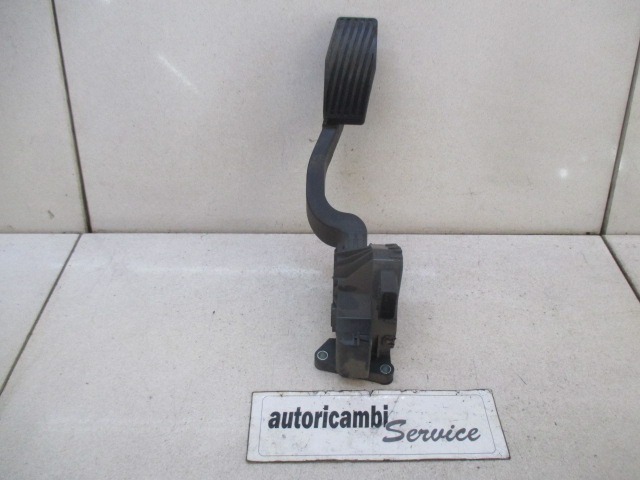 PEDALI OEM N. 55702020 ORIGINAL REZERVNI DEL FIAT GRANDE PUNTO 199 (2005 - 2012) DIESEL LETNIK 2006