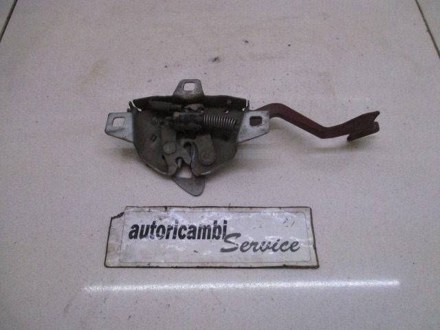 ZAKLEP POKROVA MOTORJA  OEM N. 60626805 ORIGINAL REZERVNI DEL ALFA ROMEO 156 932 BER/SW (1997 - 03/2000)DIESEL LETNIK 1999