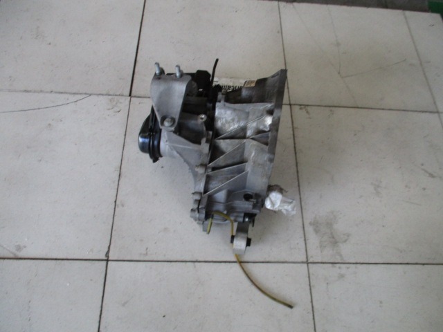 ROCNI MENJALNIK OEM N. 10105 Cambio meccanico ORIGINAL REZERVNI DEL FORD FIESTA CB1 CNN MK6 (09/2008 - 11/2012) DIESEL LETNIK 2010