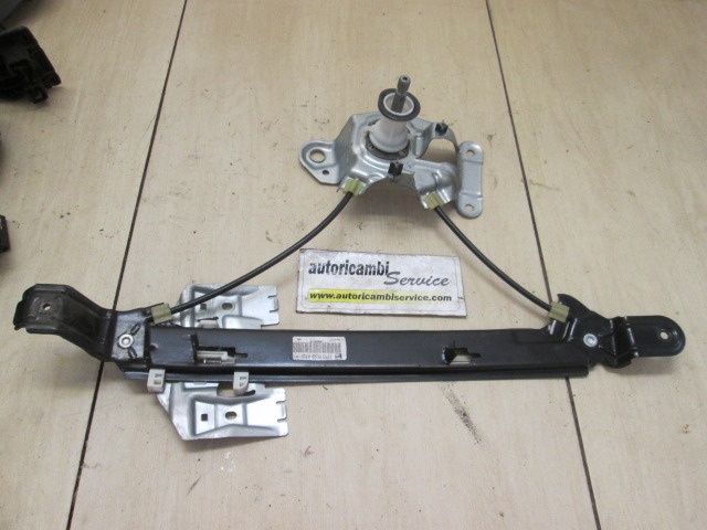 ROCNI SISTEM ZA DVIGOVANJE ZADNJEGA STEKLA  OEM N. C1P0839462 ORIGINAL REZERVNI DEL SEAT LEON 1P1 MK2 (2005 - 2012) BENZINA LETNIK 2007