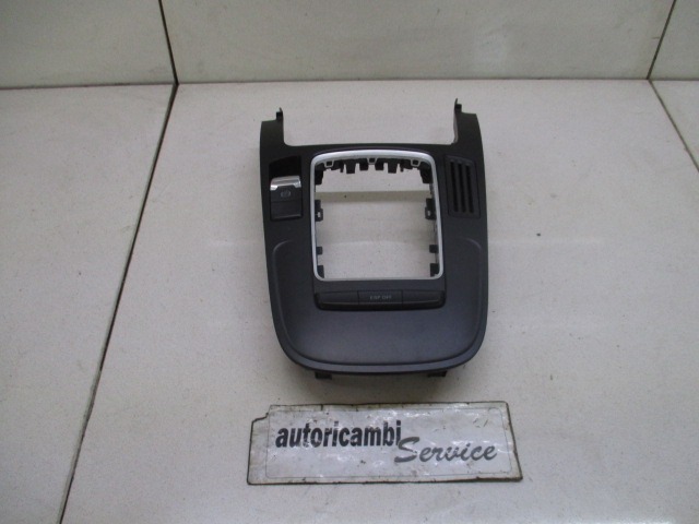 SREDINSKA KONZOLA  OEM N. 8K0864261 ORIGINAL REZERVNI DEL AUDI A5 8T COUPE/5P (2007 - 2011) BENZINA LETNIK 2010