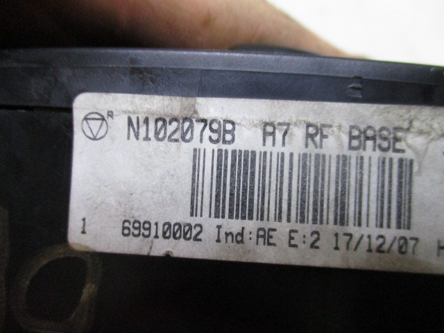 NADZOR KLIMATSKE NAPRAVE OEM N. 69910002 ORIGINAL REZERVNI DEL PEUGEOT 207 / 207 CC WA WC WD WK (2006 - 05/2009) BENZINA LETNIK 2008