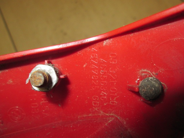 ZADNJI DESNI ZAROMETI OEM N. 46556346 ORIGINAL REZERVNI DEL ALFA ROMEO 147 937 (2001 - 2005)BENZINA LETNIK 2001