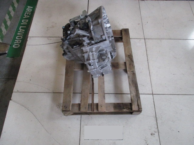 ROCNI MENJALNIK OEM N. 32010JY76D ORIGINAL REZERVNI DEL RENAULT KOLEOS HY MK1 (2008 - 2011) DIESEL LETNIK 2010