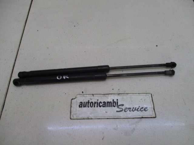 AMORTIZERJI PRTLJAZNIH VRAT  OEM N. 7060622 ORIGINAL REZERVNI DEL BMW SERIE 1 BER/COUPE/CABRIO E81/E82/E87/E88 (2003 - 2007) BENZINA LETNIK 2005