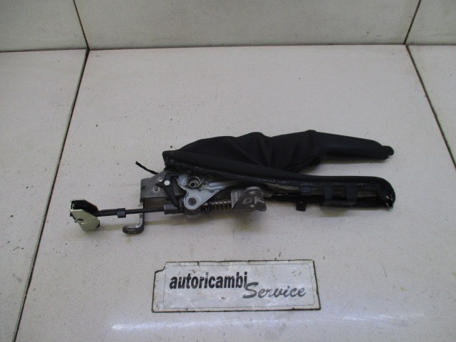OEM N. 678711/10 ORIGINAL REZERVNI DEL BMW SERIE 1 BER/COUPE/CABRIO E81/E82/E87/E88 (2003 - 2007) BENZINA LETNIK 2005
