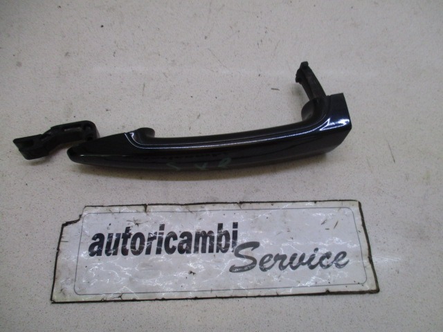 ZUNANJA KLJUKA ZADNJA LEVA VRATA OEM N. 51217060651 ORIGINAL REZERVNI DEL BMW SERIE 1 BER/COUPE/CABRIO E81/E82/E87/E88 (2003 - 2007) BENZINA LETNIK 2005