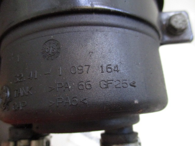 REZERVOAR CRPALKA  SERVO VOLAN OEM N. 1097164 ORIGINAL REZERVNI DEL BMW SERIE 1 BER/COUPE/CABRIO E81/E82/E87/E88 (2003 - 2007) BENZINA LETNIK 2005