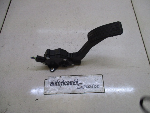 PEDALI OEM N. 36010AG140 ORIGINAL REZERVNI DEL SUBARU IMPREZA GR GH G3 (06/2007 - 04/2013) BENZINA/GPL LETNIK 2009