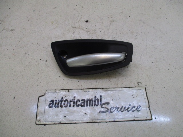 NOTRANJA KLJUKA  OEM N. 10628510 ORIGINAL REZERVNI DEL BMW SERIE 1 BER/COUPE/CABRIO E81/E82/E87/E88 (2003 - 2007) DIESEL LETNIK 2005
