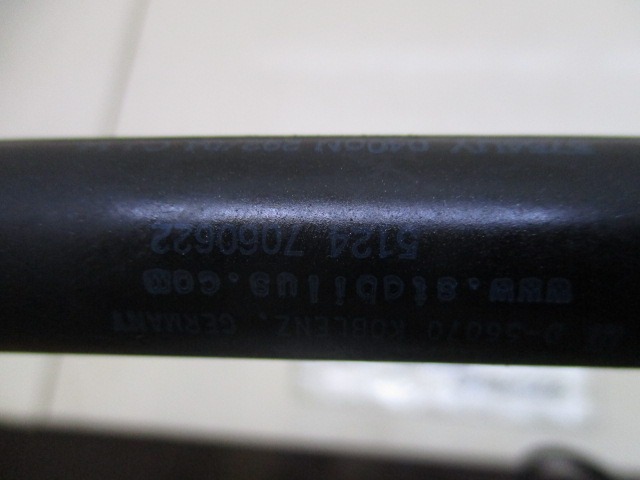 AMORTIZERJI PRTLJAZNIH VRAT  OEM N. 51247060622 ORIGINAL REZERVNI DEL BMW SERIE 1 BER/COUPE/CABRIO E81/E82/E87/E88 (2003 - 2007) DIESEL LETNIK 2005