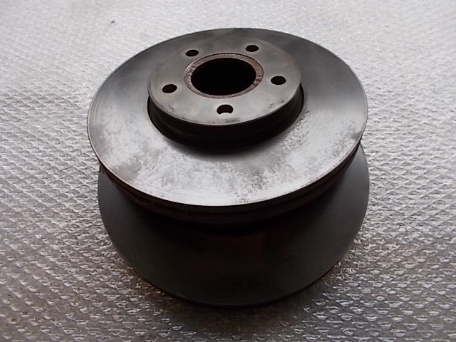 SPREDNJI ZAVORNI DISKI OEM N. 1373369 ORIGINAL REZERVNI DEL FORD FOCUS CMAX DM2 MK1 R (04/2007 - 2010) DIESEL LETNIK 2007