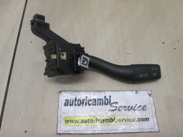 OBVOLANSKO STIKALO OEM N. 8P0953513A ORIGINAL REZERVNI DEL AUDI A3 MK2 8P 8PA 8P1 (2003 - 2008)DIESEL LETNIK 2006