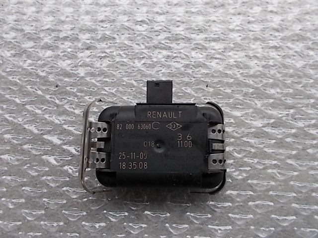 SENZOR DEZJA OEM N.  ORIGINAL REZERVNI DEL RENAULT LAGUNA BG0/1 KG0/1 MK2 R BER/SW (05/2005 - 09/2007) DIESEL LETNIK 2006