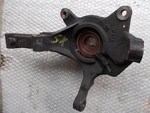 LEVI VRTLJIVI LEZAJ / PESTO KOLESA Z LEZAJEM SPREDAJ OEM N.  ORIGINAL REZERVNI DEL RENAULT LAGUNA BG0/1 KG0/1 MK2 R BER/SW (05/2005 - 09/2007) DIESEL LETNIK 2006