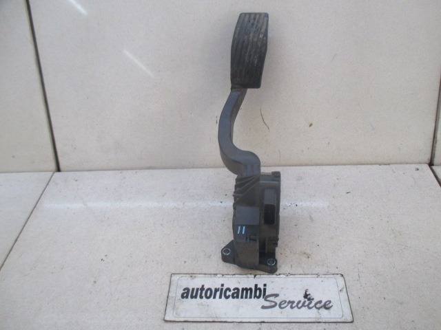 PEDALI OEM N. 55702020 ORIGINAL REZERVNI DEL FIAT GRANDE PUNTO 199 (2005 - 2012) DIESEL LETNIK 2009