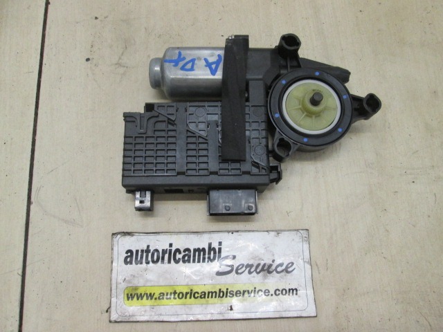 DVIZNI MEHANIZEM SPREDNIH STEKEL  OEM N. 9682495780 ORIGINAL REZERVNI DEL CITROEN C4 PICASSO/GRAND PICASSO MK1 (2006 - 08/2013) DIESEL LETNIK 2009