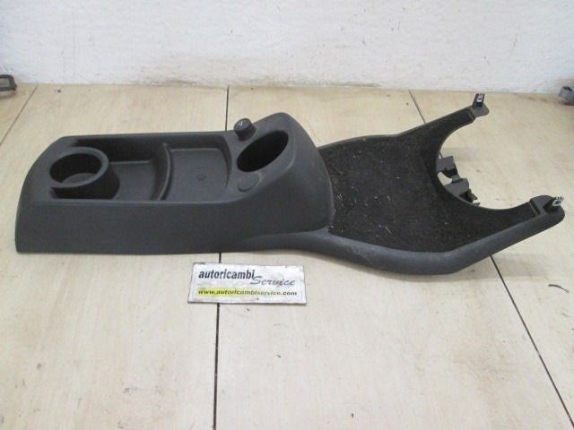 PLASTIKA MED SEDEZI BREZ NASLONJALA ROK OEM N. 968908480 ORIGINAL REZERVNI DEL CITROEN C4 PICASSO/GRAND PICASSO MK1 (2006 - 08/2013) DIESEL LETNIK 2009