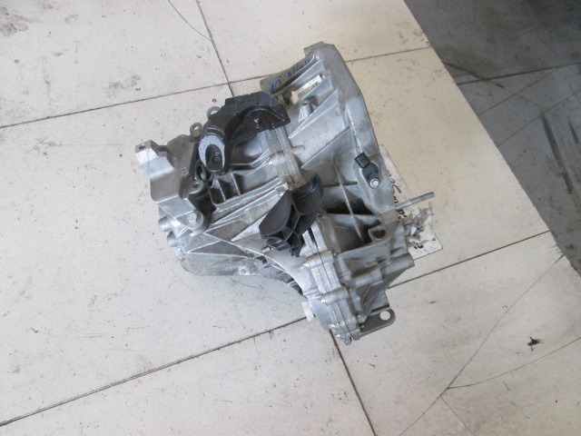 ROCNI MENJALNIK OEM N. 29956 Cambio meccanico ORIGINAL REZERVNI DEL RENAULT MEGANE MK3 BZ0/1 B3 DZ0/1 KZ0/1 BER/SPORTOUR/ESTATE (2009 - 2015) DIESEL LETNIK 2010