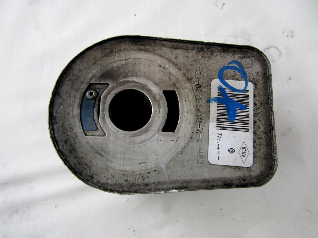 TOPLOTNI IZMENJEVALNIK/FILTER OLJA  OEM N. 8200779744 ORIGINAL REZERVNI DEL RENAULT MEGANE MK3 BZ0/1 B3 DZ0/1 KZ0/1 BER/SPORTOUR/ESTATE (2009 - 2015) DIESEL LETNIK 2010
