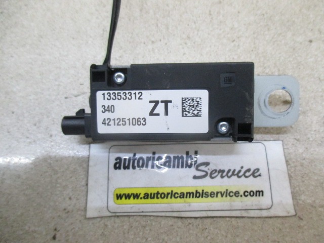 OJACEVALEC / ANTENA OEM N. 13353312 ORIGINAL REZERVNI DEL OPEL ASTRA J P10 5P/3P/SW (2010 - 2015) DIESEL LETNIK 2011