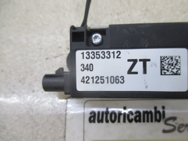 OJACEVALEC / ANTENA OEM N. 13353312 ORIGINAL REZERVNI DEL OPEL ASTRA J P10 5P/3P/SW (2010 - 2015) DIESEL LETNIK 2011
