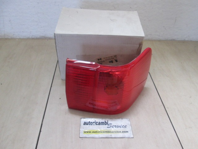 SPREDNJI INDIKATOR OEM N. 893945217 ORIGINAL REZERVNI DEL AUDI 80 8C2 B4 BER/SW/CABRIO (1991 - 1996)BENZINA LETNIK 1991